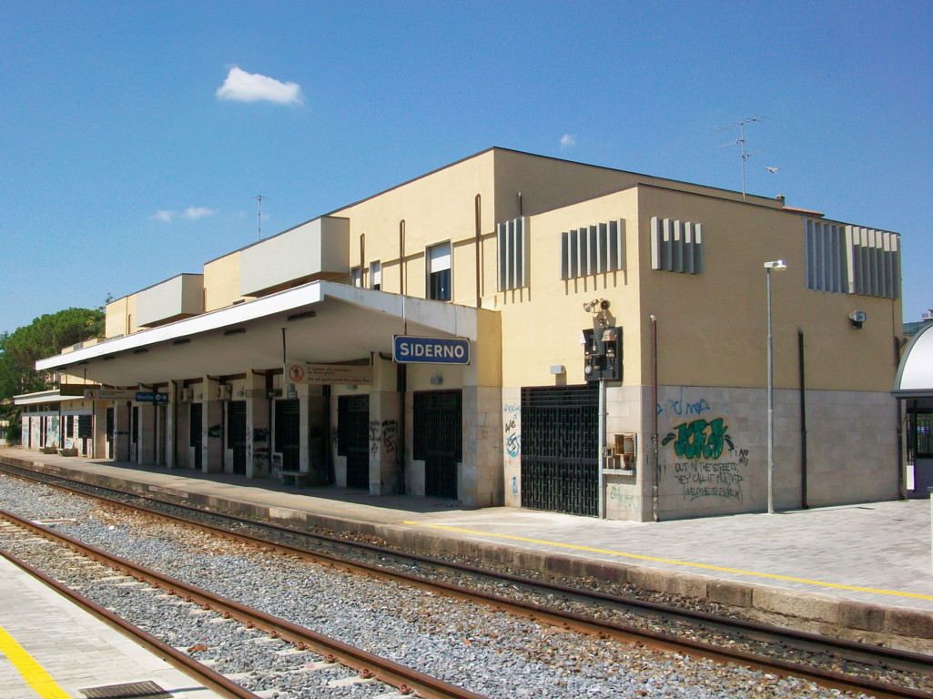 Giro di prostitute alla stazione di Siderno, in manette un 60enne