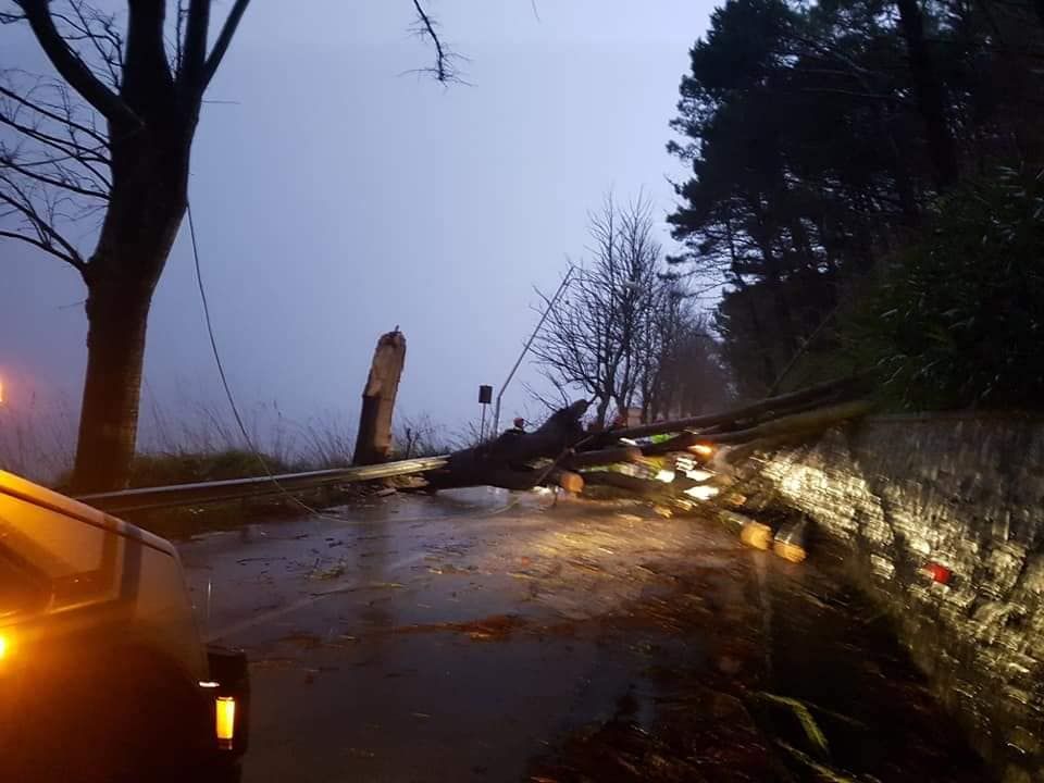 Notte di bufera e paesi isolati. «Cosa sarebbe accaduto in caso di codice rosso?»