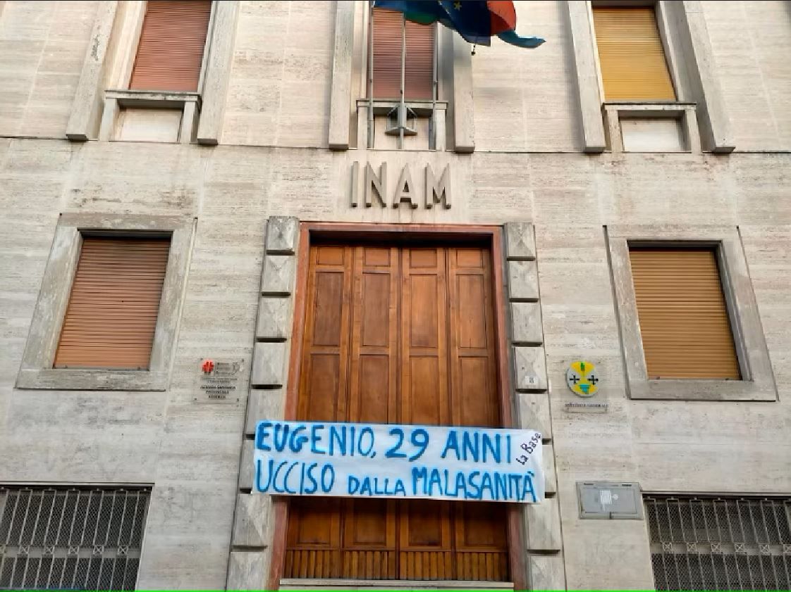 Presunto caso di malasanità al “Compagna”, sit in all’Asp per «chiedere giustizia»