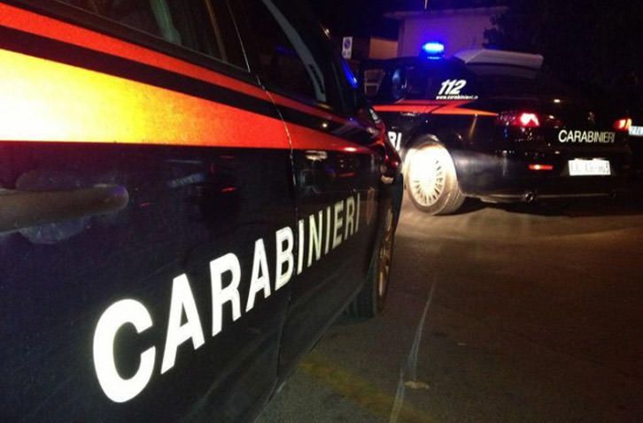 Detenevano droga e armi: madre e due figli arrestati ad Amantea