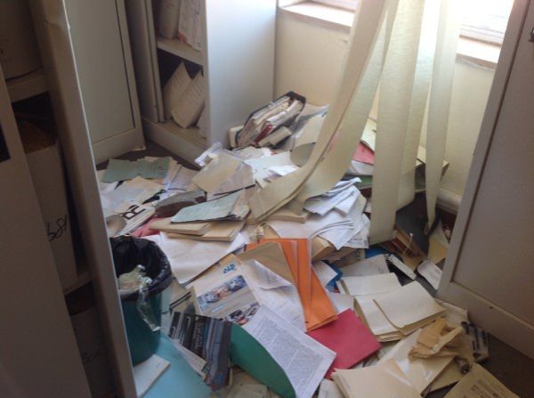 Se gli archivi della Regione finiscono sul pavimento