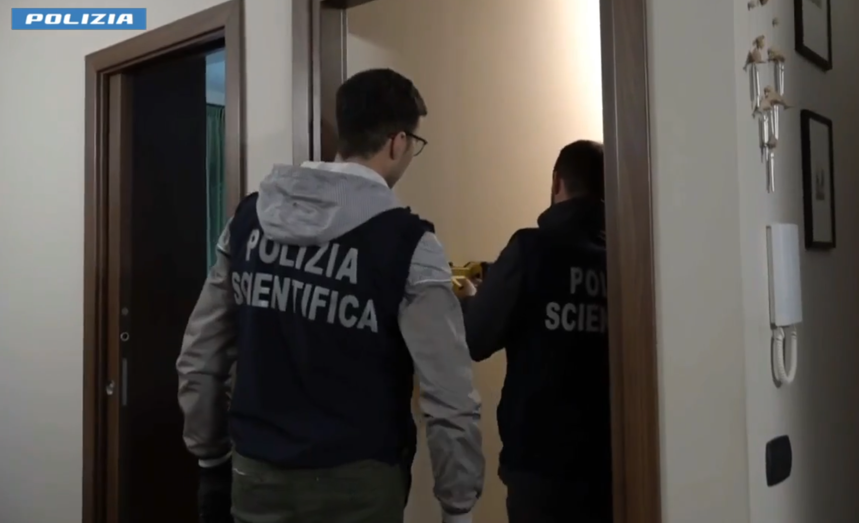 Reggio Calabria, giovane mamma arrestata: avrebbe ucciso i figli appena partoriti. Indagato il fidanzato – VIDEO