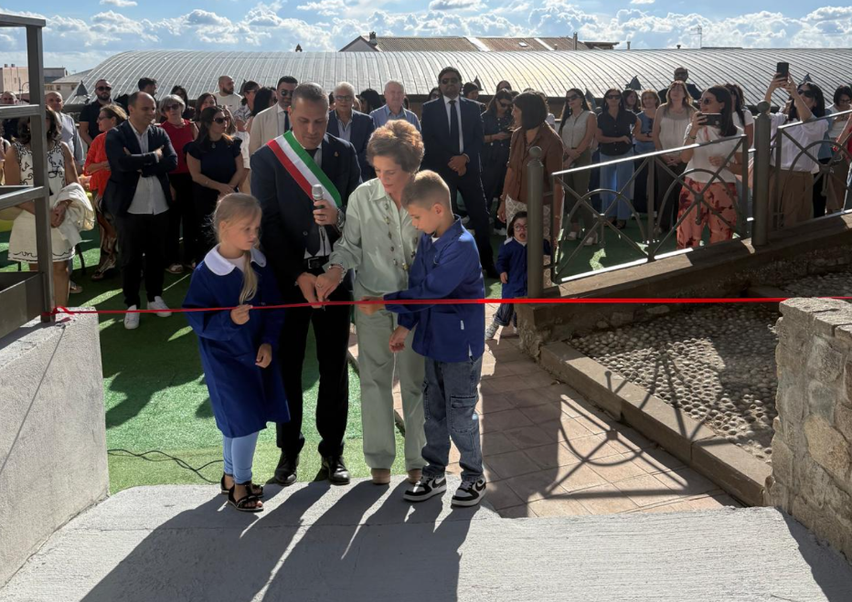 Cotronei, inaugurata la nuova sede della scuola primaria