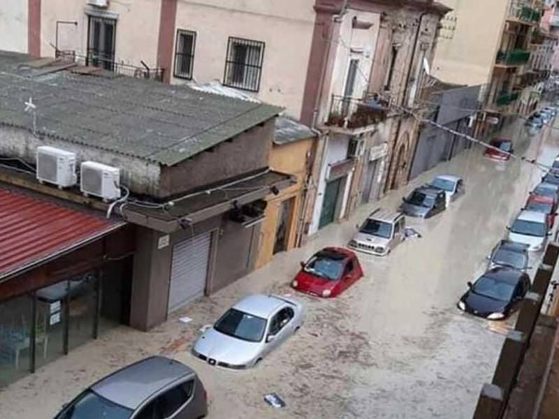 Boccia e Borrelli lunedì in Calabria, Conte assicura: «Sosterremo chi è colpito dall'alluvione»