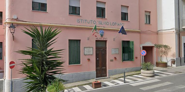 Cetraro, le opposizioni consiliari: «Si trovi un’alternativa al predissesto»