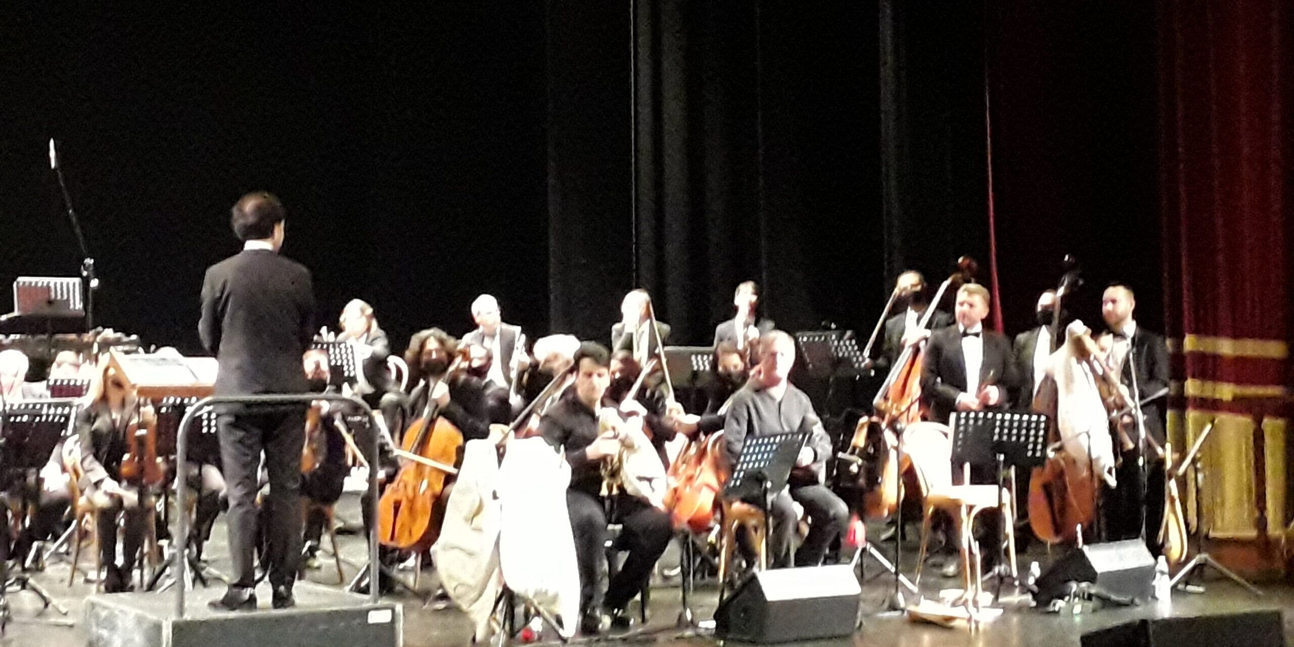 Catanzaro, emozionante fusione tra zampogna e musica classica al Teatro Politeama