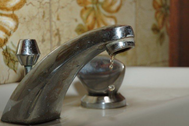 L'eterna crisi del capoluogo, dove l'acqua è razionata