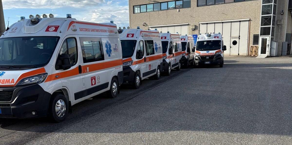 Borselli: consegnate alle Asp-Ao 86 ambulanze nuove su 90, stop a notizie false