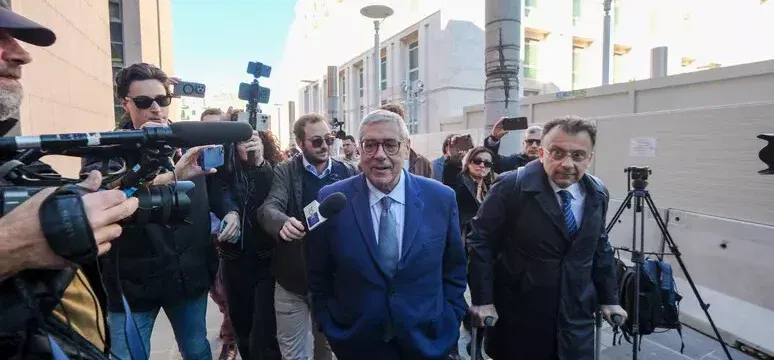 Ai domiciliari l’ex presidente della Regione siciliana Totò Cuffaro