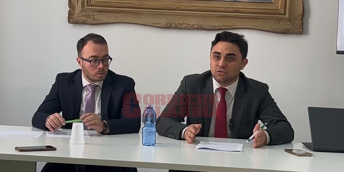 Comune di Reggio Calabria, Quartuccio lascia la maggioranza