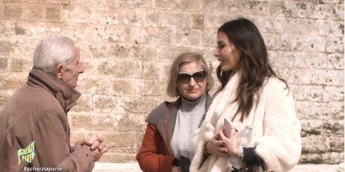 Da “Calabria Straordinaria” a “Puglia immaginaria”. Lo scherzo a Elisabetta Gregoraci