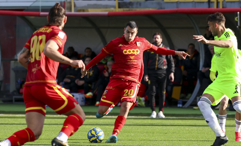 Catanzaro bello e sprecone contro il Pisa: al “Ceravolo” finisce in parità