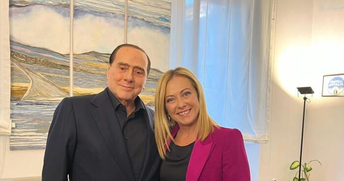 Meloni ha fatto visita a Berlusconi al San Raffaele