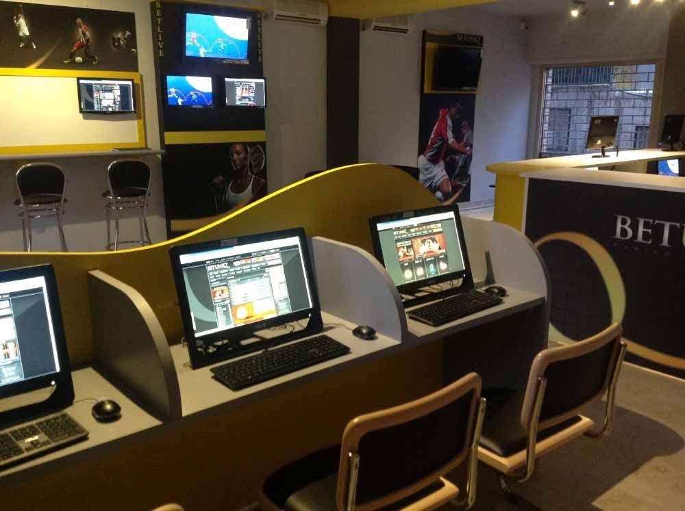 Minori in centri scommesse della Locride, sanzioni per i gestori