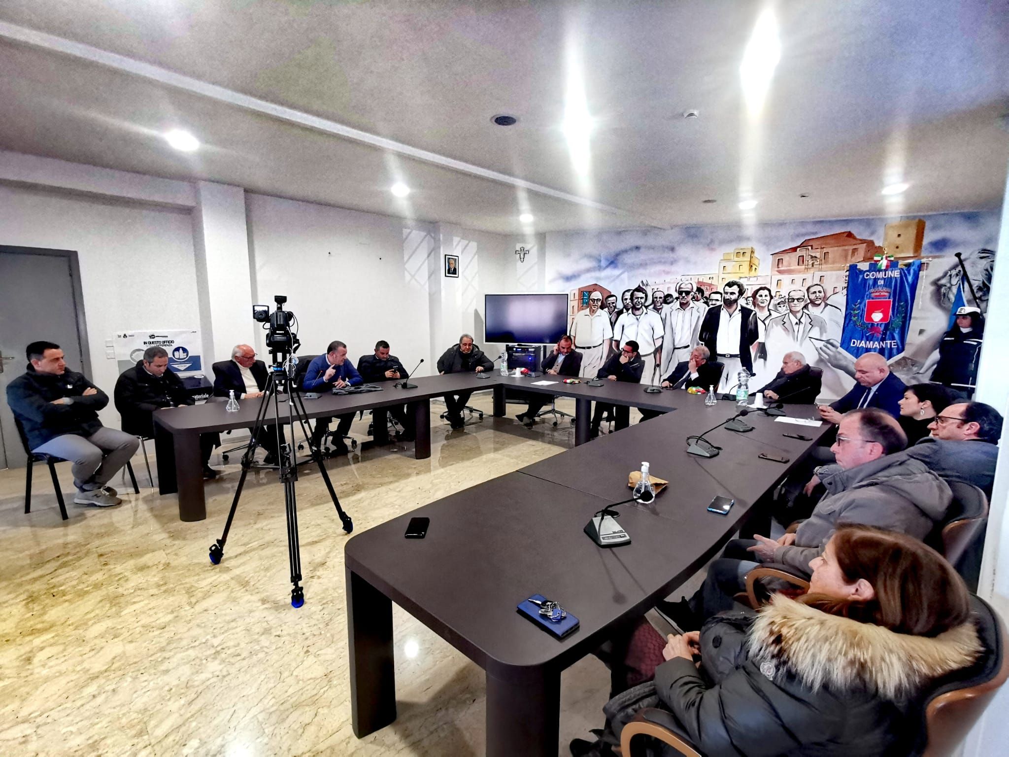 L’offensiva della criminalità sul Tirreno cosentino, da Diamante l’allarme dei sindaci