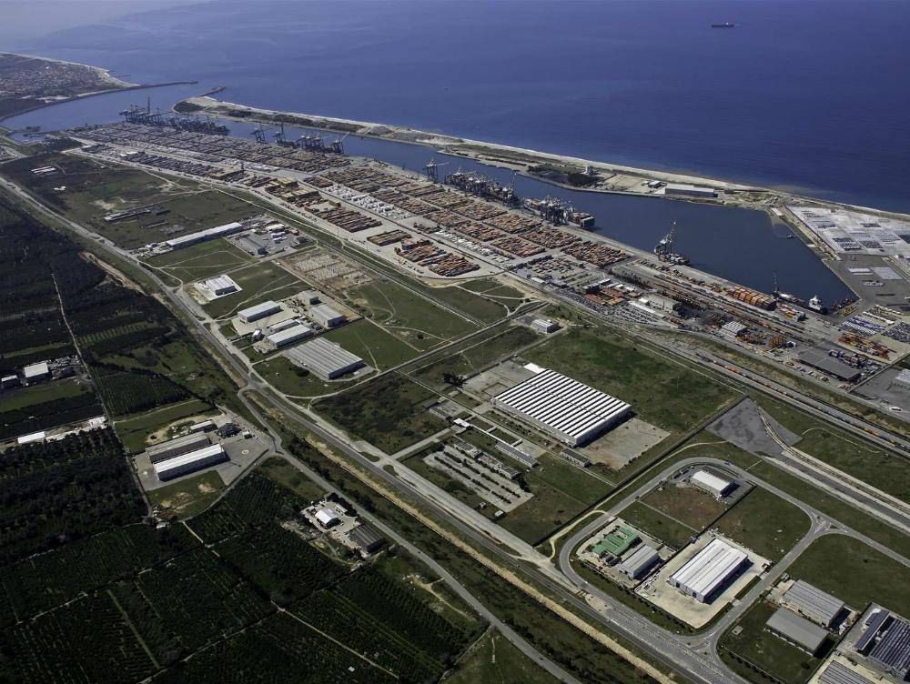 Del Basso De Caro nella cabina di regia, si occuperà del porto di Gioia Tauro