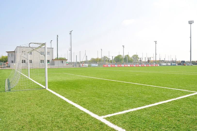 Calciatore colpito da un malore in campo, salvato da un poliziotto in servizio a Vibo