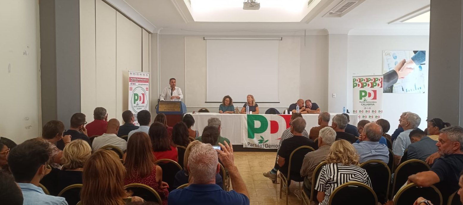 Il Pd “adotta” Tridico: «Uniti su di lui». Dem al lavoro su due liste