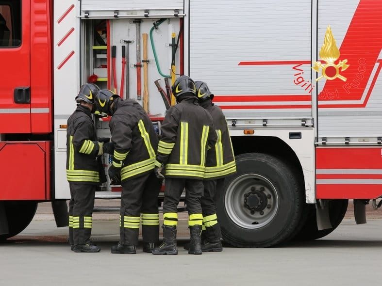 Travolto dal mezzo che stava conducendo, agricoltore muore a Feroleto Antico