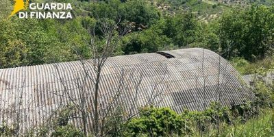 Maxi sequestro di un’area contaminata da amianto nel Cosentino: oltre 60mila metri quadrati sotto sigilli – FOTO