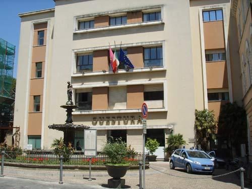 Resistenza ed evasione, 25enne in manette due volte in due giorni a Catanzaro