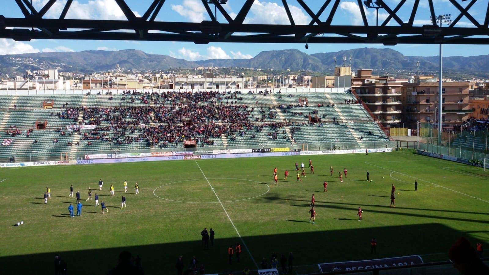 Nel derby vince il Catanzaro. Ma la Reggina sfiora la rimonta