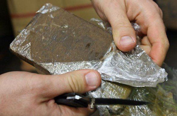 Spaccio di hashish, arrestato un 26enne