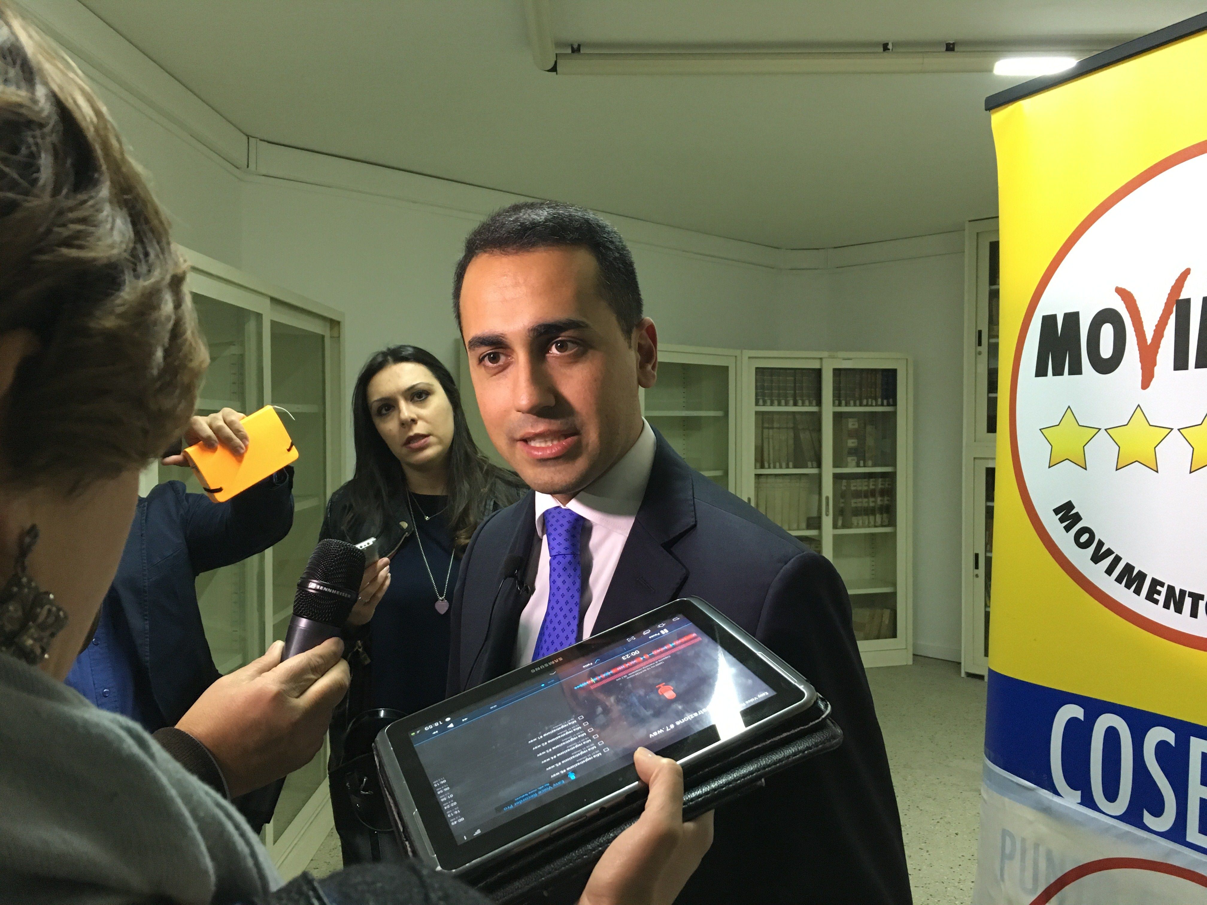 Il vicepremier Di Maio arriva a Cosenza per l'assemblea del M5s