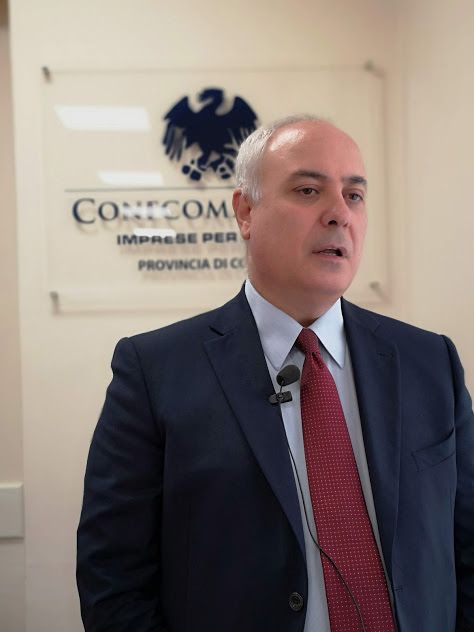 “Ritratto di un'economia d'autore”, l'arte racconta il tessuto produttivo cosentino