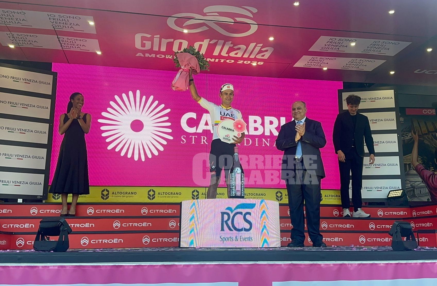 Narváez vince a Cosenza, Ciccone si prende la rosa in una città travolta dalla festa del Giro