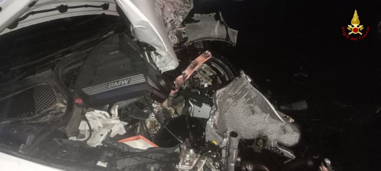 Incidente stradale sulla statale 18 nel Catanzarese, tre feriti – FOTO