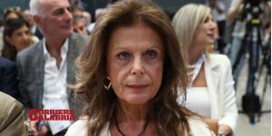 Terremoto giudiziario a Carolei, il prefetto sospende il Consiglio e nomina il commissario