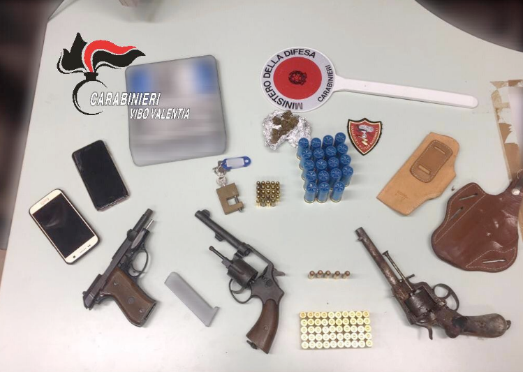 Armi nascoste nel riso, arrestato 24enne nel Vibonese – VIDEO