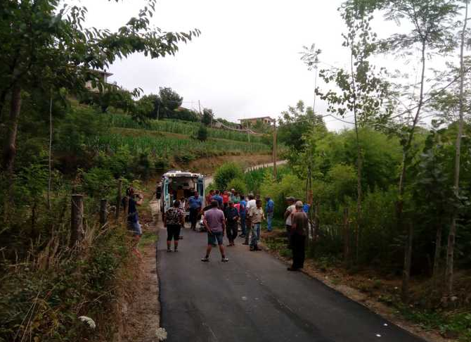 Auto finisce in una scarpata nel Vibonese, grave un 22enne