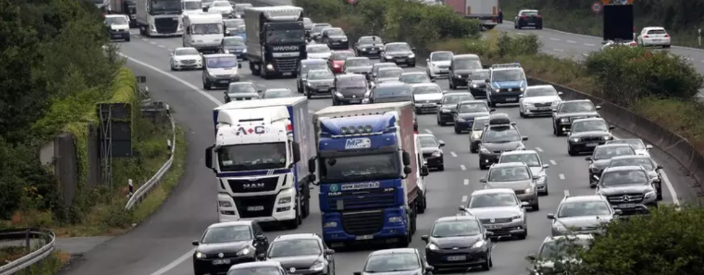 Retromarcia Ue: diesel e benzina restano oltre il 2035