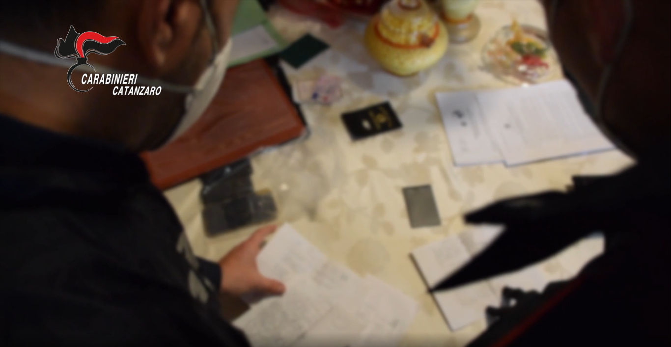 Minacciano l'uomo che li ha denunciati, arrestati a Cropani 4 affiliati a una cosca – VIDEO