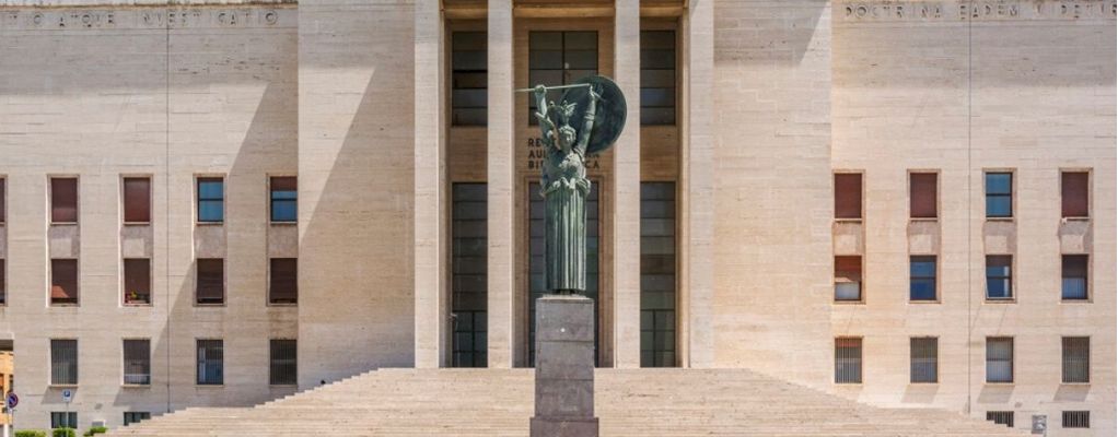 Arretrano le università italiane