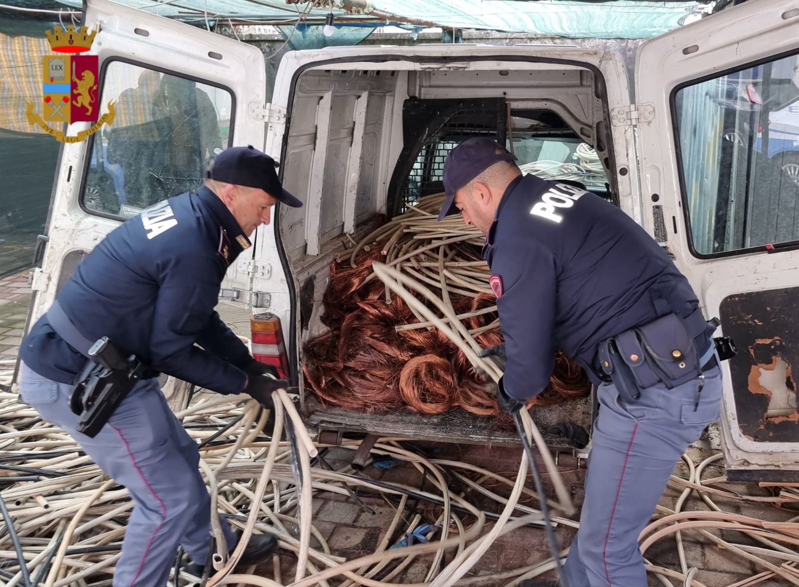 Cosenza, la Polizia sequestra 1,39 tonnellate di rame
