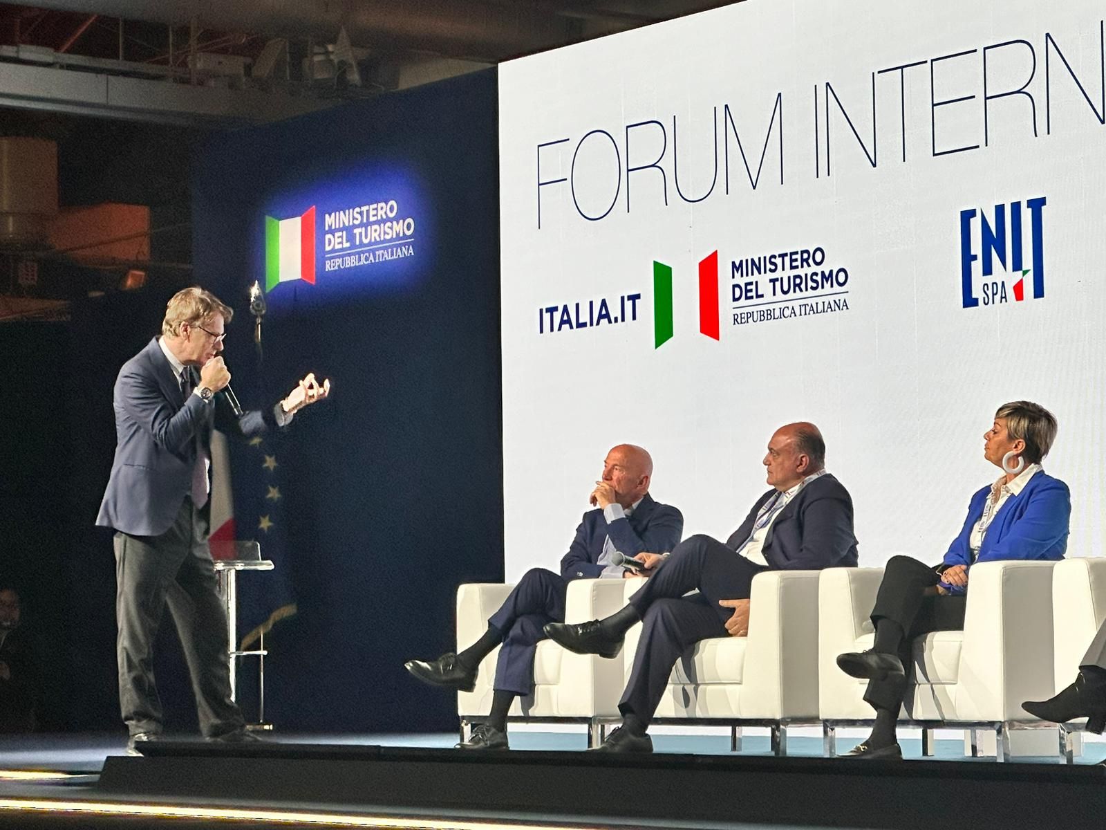 Calabrese al Forum internazionale del turismo: «Settore fondamentale per la crescita»