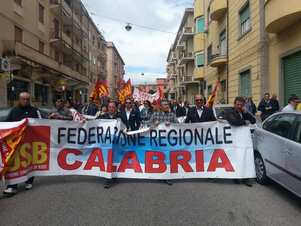 Sanità, l'Usb: «Finora solo propaganda e "pubblicità progresso"»