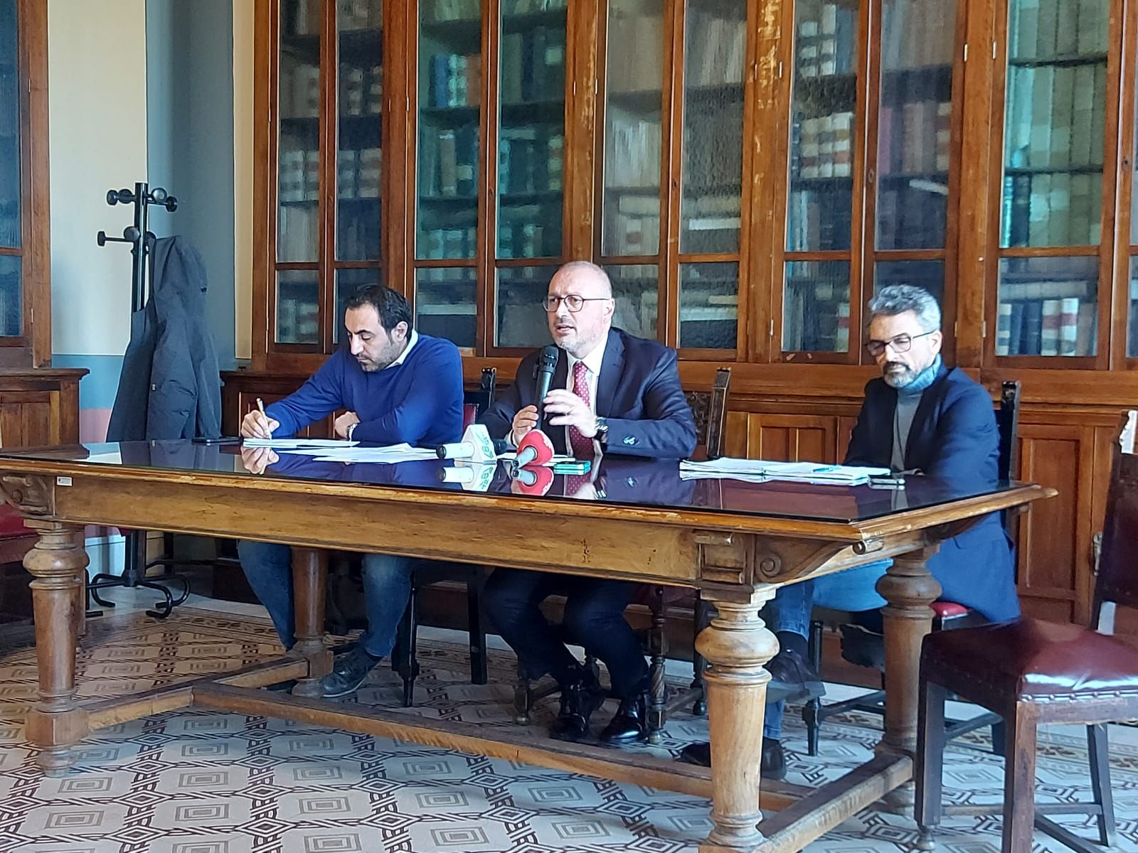 Acqua e rifiuti, la Città metropolitana sul piede di guerra con la Regione: «Occhiuto collabori» – VIDEO