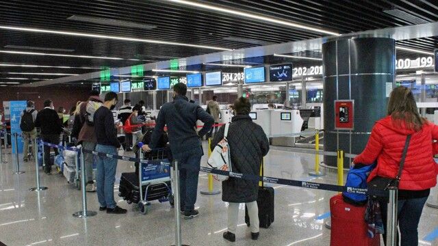 «Rincari natalizi nei trasporti, la Regione intervenga con misure straordinarie»