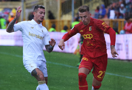 Catanzaro beffato nel recupero, il Modena vince 2-1