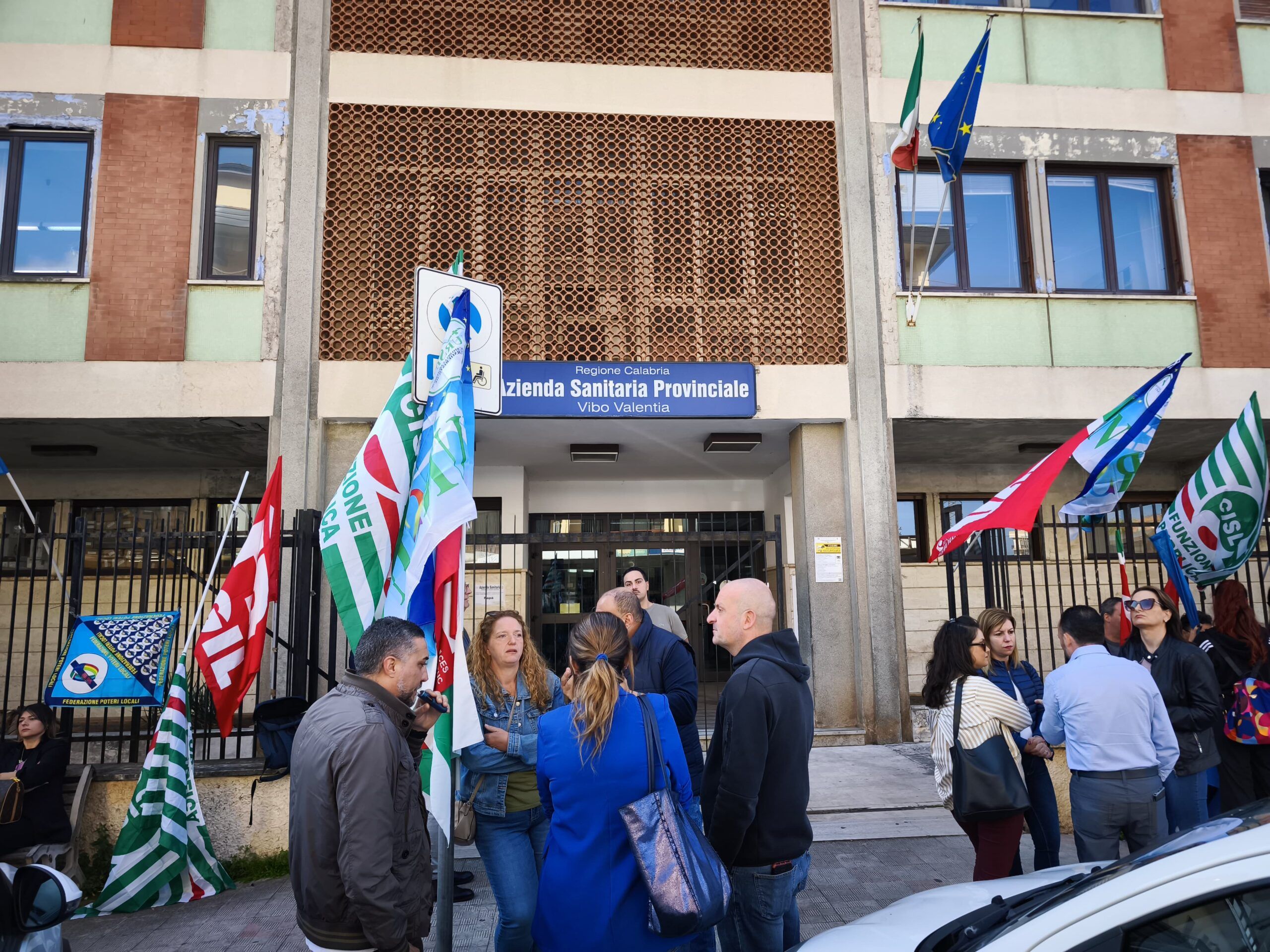 Asp di Vibo, dopo le proteste prorogati i primi contratti in scadenza