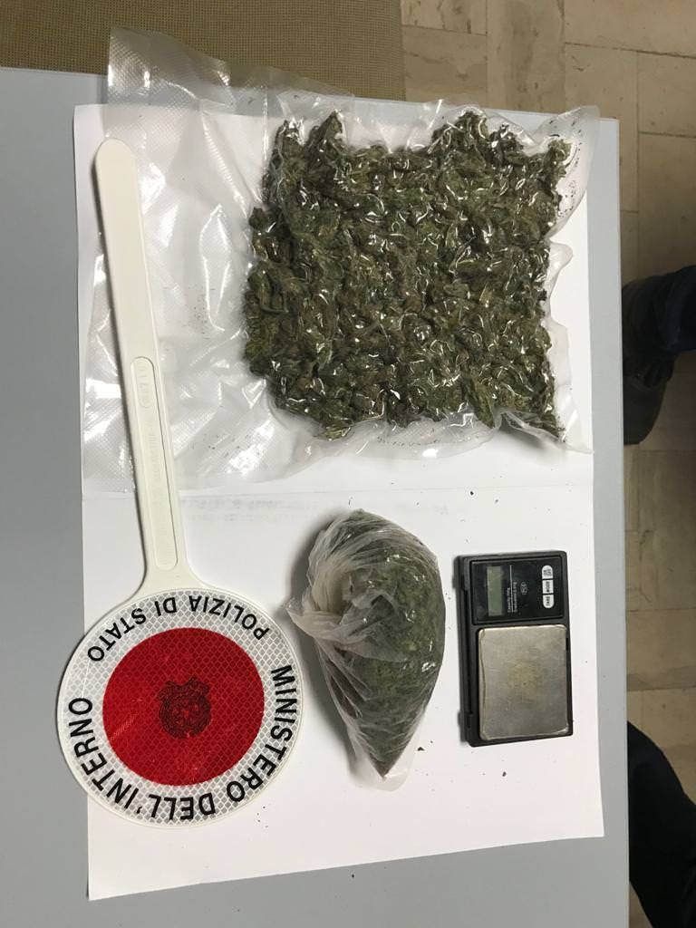 Mirto Crosia, in manette un commerciante che faceva il pusher