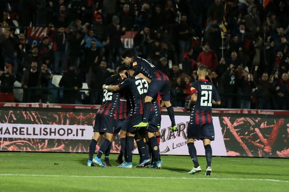 Pari nell'anticipo di B tra Cosenza e Spezia