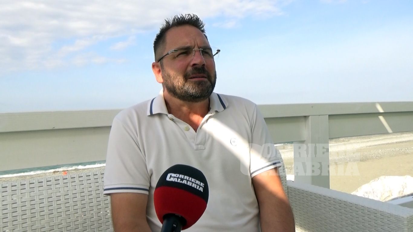 «Mi sento estorto dallo Stato». Rincari e bollette salate, da Falerna il grido di un ristoratore – VIDEO