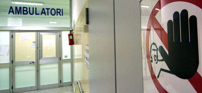 Reggio, formiche a spasso per i corridoi dell'ospedale "Morelli"
