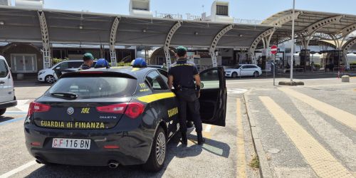 finanza aeroporto lamezia