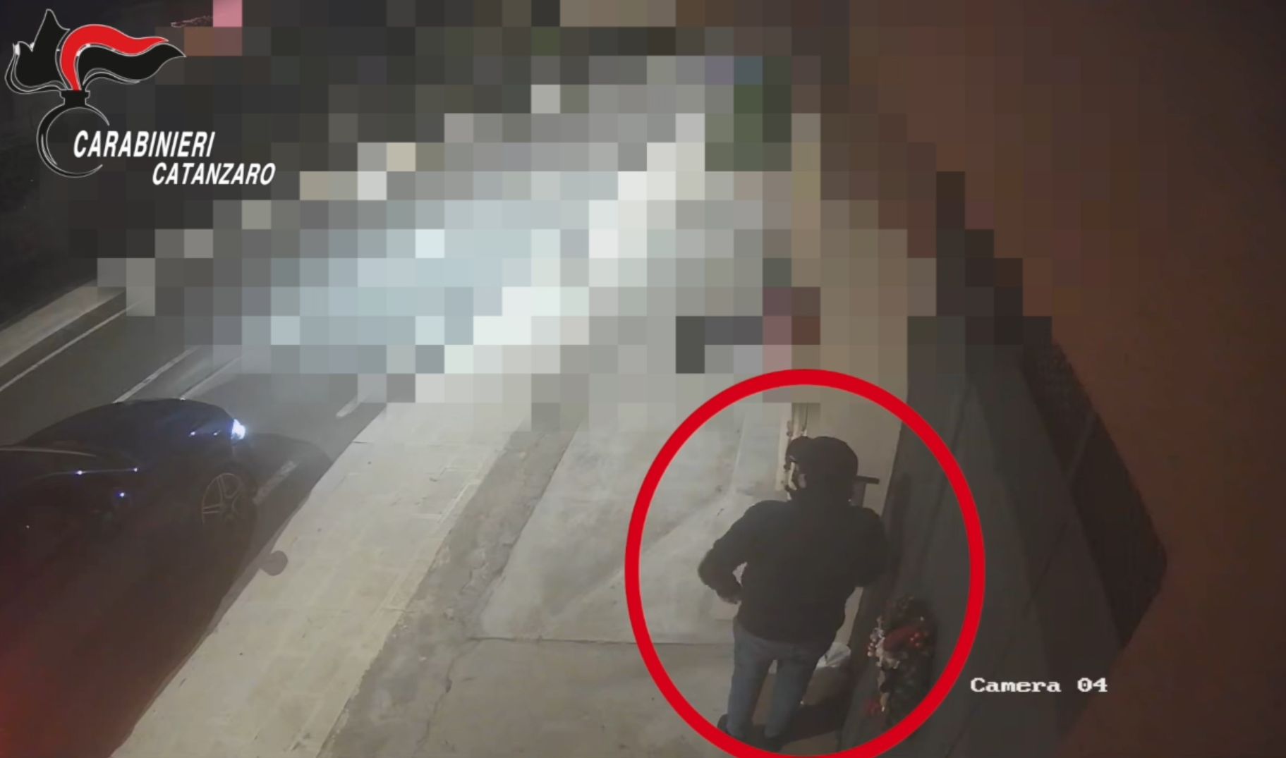 Furti in casa nel Lametino, arrestato in flagranza un 33enne serbo. In fuga i complici – VIDEO